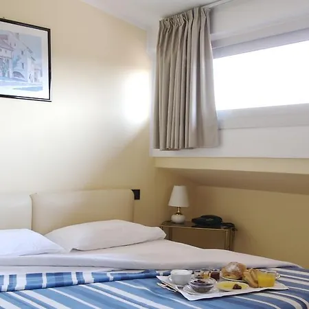 Adria & Hotell 3*
